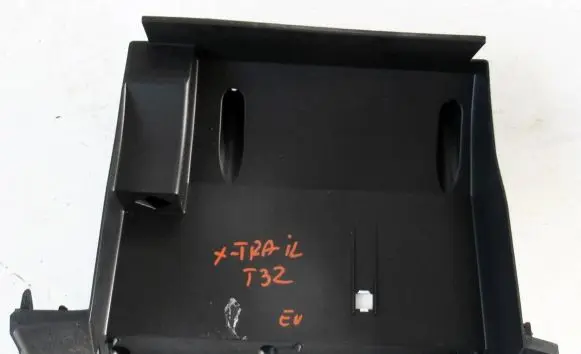 Nissan X-Trail T32 Dashboard storage box/compartment 