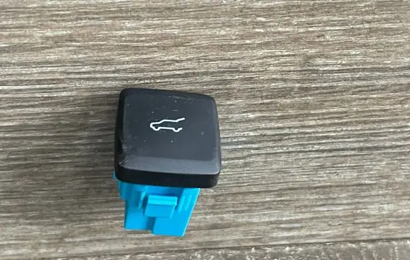 Ford Kuga III Tailgate/boot open switch button JL1T19B514ABW