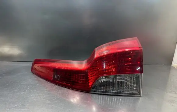 Volvo V50 Rear/tail lights 30744542 10070500X P1007V50DXEU