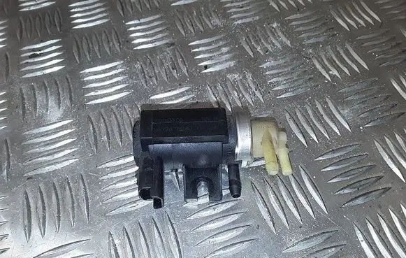 Vacuum valve