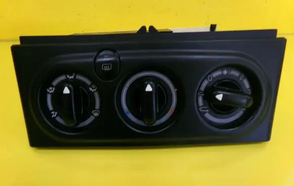 Renault Laguna I Interior fan control switch 9041703027