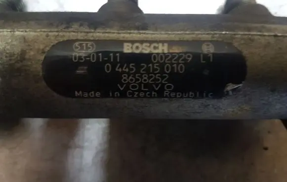 Volvo S60 Fuel main line pipe 0445215010 8658252