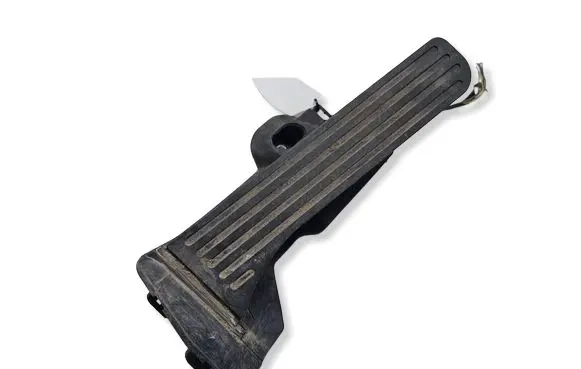 Volkswagen PASSAT CC Accelerator throttle pedal 1K2723503M