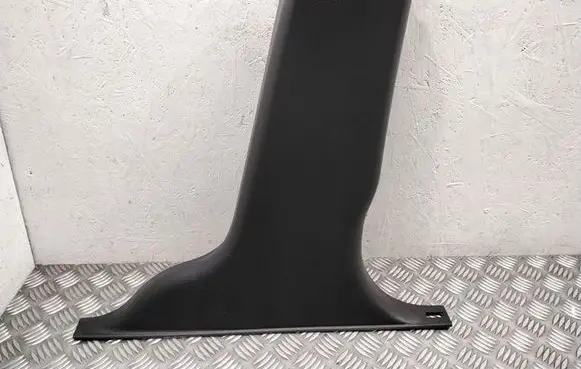 Volvo V70 (B) pillar trim (bottom)