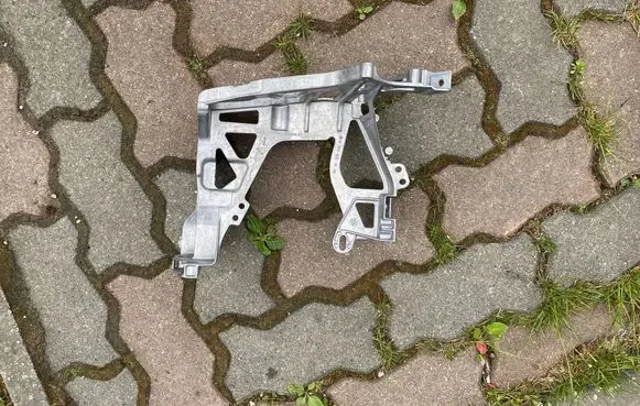 Mercedes-Benz C W205 Headlight/headlamp mounting bracket A2056221600