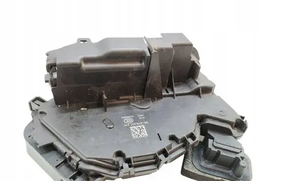 Volkswagen Touran III Front door lock 5TB837016
