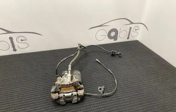 BMW 2 F44 Rear brake caliper 6892606 0000000