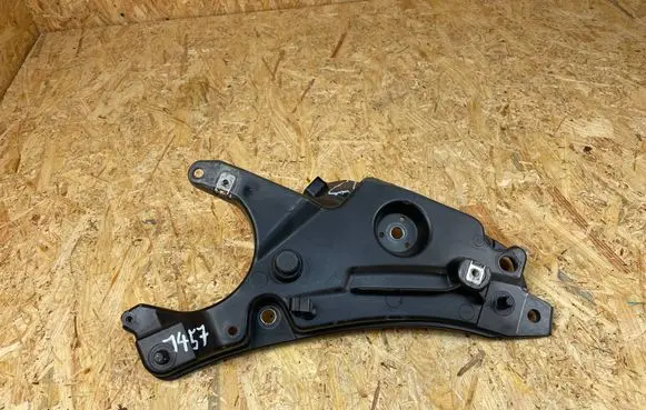 Volvo S90, V90 Fender mounting bracket 31447898
