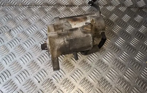 Toyota Yaris Starter motor 2810033050