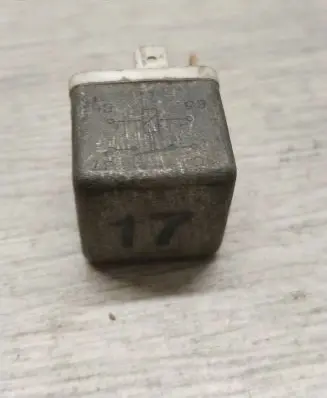 Volkswagen Golf V Other relay 171937503A