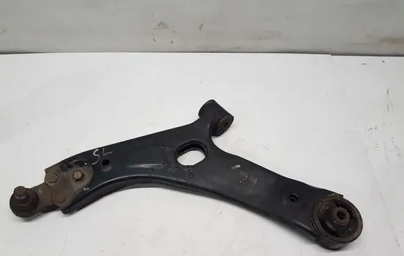 KIA Sportage Front lower control arm/wishbone 545002Y002 545002Y001