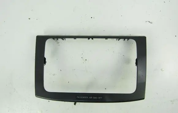 Volkswagen PASSAT B6 Radio/GPS head unit trim 