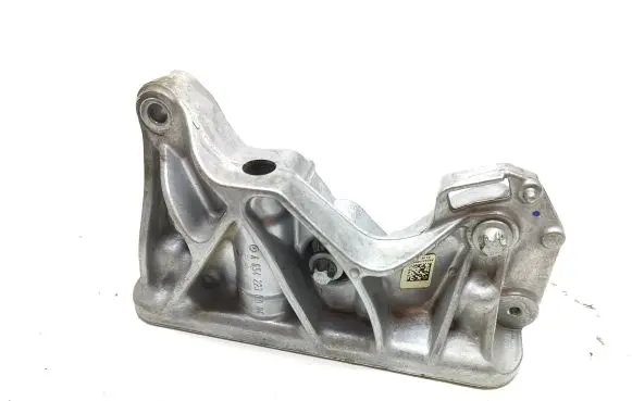 Mercedes-Benz A W177 Engine mounting bracket A6542230004