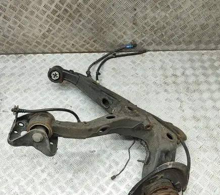 Opel Vivaro Rear wheel hub 9858837480