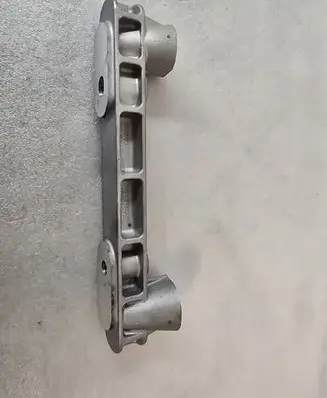 Volvo XC40 Engine mounting bracket 32137504