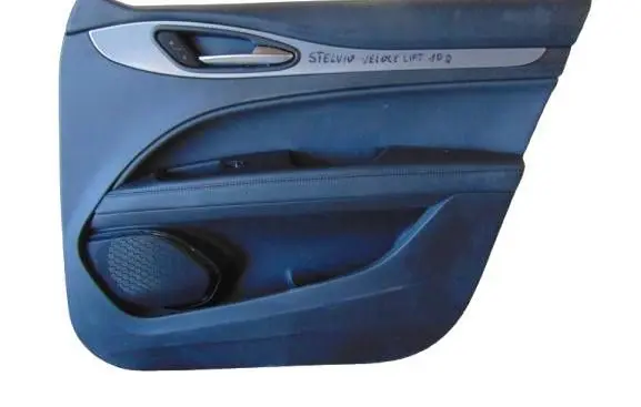 Alfa Romeo Stelvio Front door card panel trim