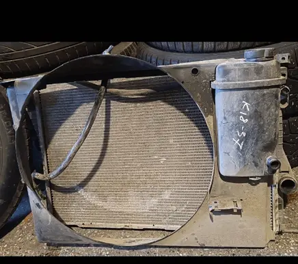 BMW 7 E38 Coolant radiator 170296903 1702893