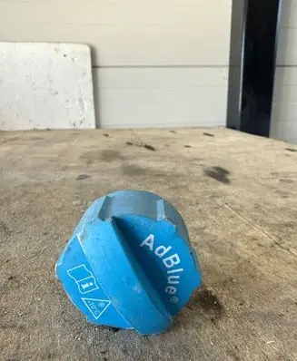 Renault Master III Adblue tank cap 
