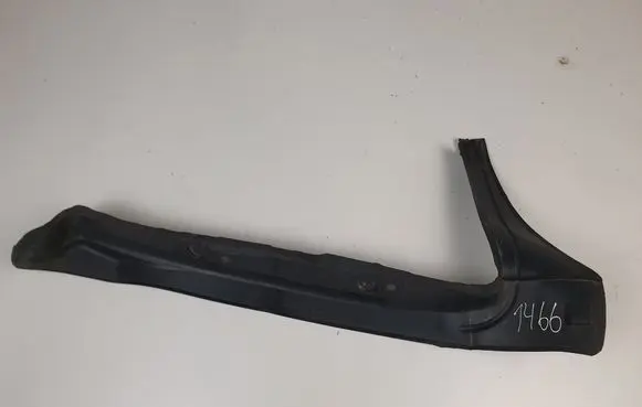 Audi A5 Sportback 8TA Fender end trim 8T082112A