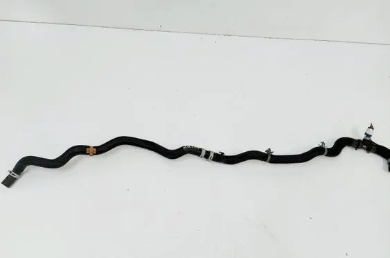 Engine coolant pipe/hose