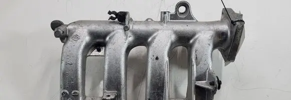 Renault Clio III Intake manifold 8200720527