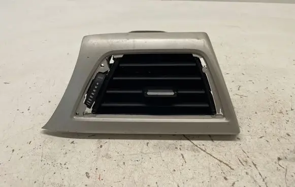 BMW 4 F32 F33 Dashboard glove box trim 9231205