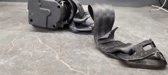 Seat Leon (1M) Front seatbelt 1M0857706A