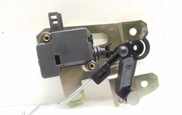 Volkswagen Touareg I Tailgate boot lock/latch motor 7L6827425