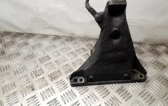 Volkswagen PASSAT B5 Engine mounting bracket 8D0199308L