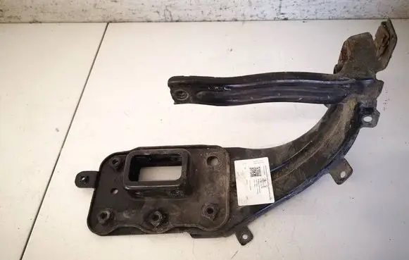 Mercedes-Benz E W211 Radiator support slam panel 
