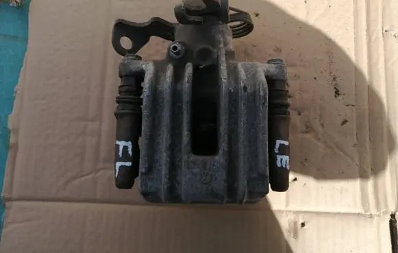 Volkswagen PASSAT B5.5 Rear brake caliper