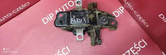 Skoda Fabia Mk1 (6Y) Engine mount bracket 6Q0199555