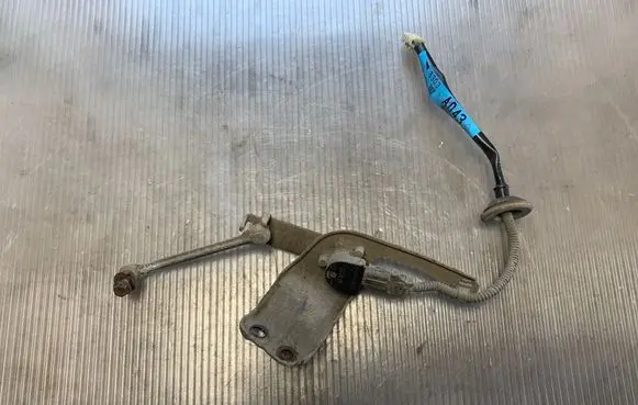 Mitsubishi Outlander Headlight/headlamp level sensor 4F3022 B2346422