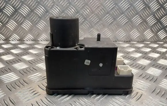 Audi A8 S8 D2 4D Central locking vacuum pump 4A0862257J
