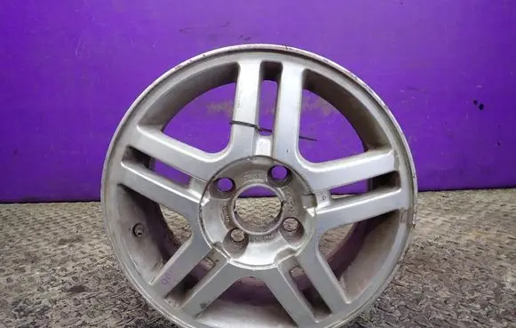 Ford Focus R15 alloy rim 98BADA