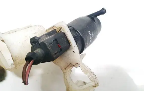Windscreen/windshield washer pump