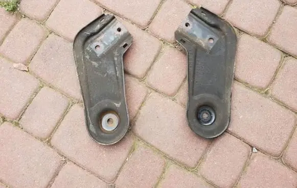 Opel Astra J Engine mounting bracket 21TYS