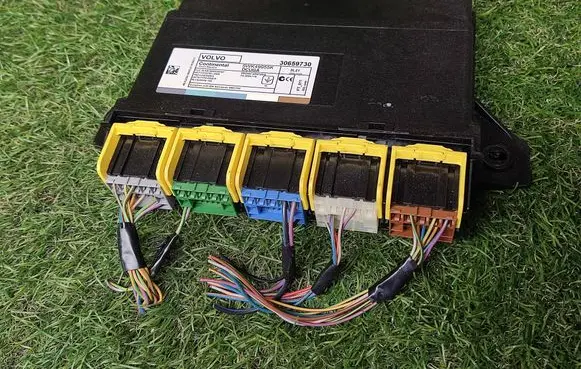 Volvo V40 Door central lock control unit/module 30659730 5WK49955K