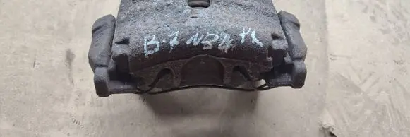 Volkswagen PASSAT B7 Front brake caliper