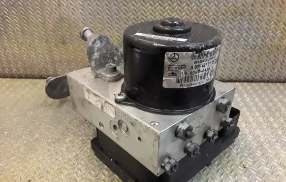 Mercedes-Benz SLK R171 ABS Pump 0054310112 0345455932