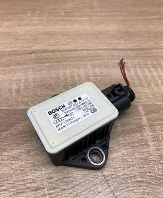 Audi A4 S4 B8 8K ESP acceleration yaw rate sensor 8K0907637A 0265005667 WITHPLUG