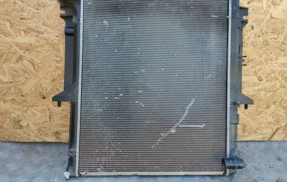Mitsubishi L200 Coolant radiator