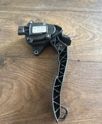 Renault Master III Accelerator throttle pedal 180101626r