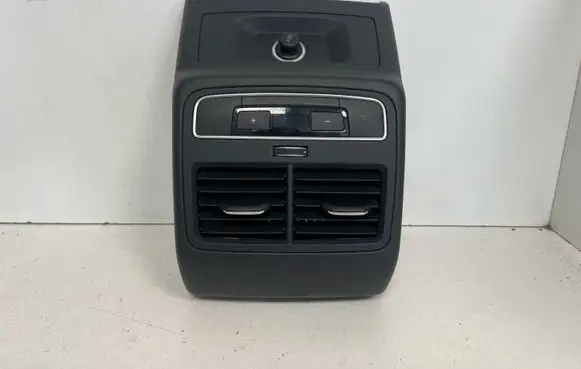 Audi A5 Rear air vent grill 8W0819203