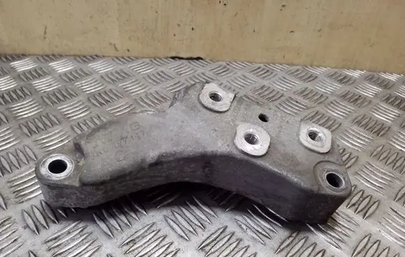 Skoda Yeti (5L) Gearbox mounting bracket 1K0199117AC