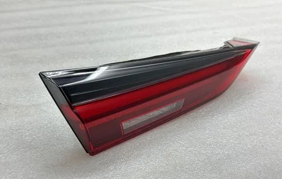 Tailgate rear/tail lights