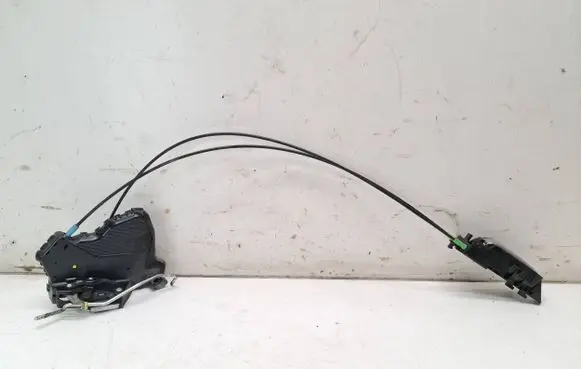 Suzuki Grand Vitara II Front door lock A046698