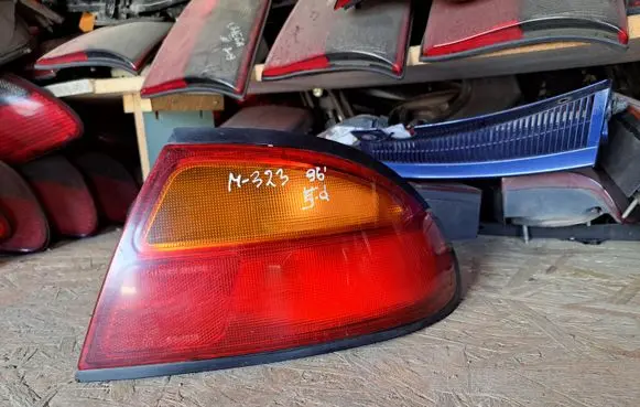Mazda 323 F Rear/tail lights 0431439