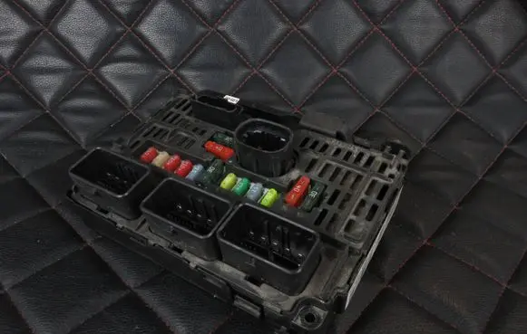 Peugeot 308 Fuse box set 9661682880 BSML0500 S118983005Q