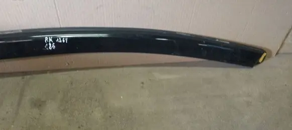 Volvo V40 Front door glass trim molding
